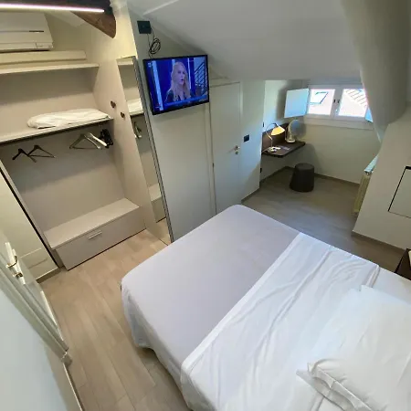 Artua'&solferino 3* Turin