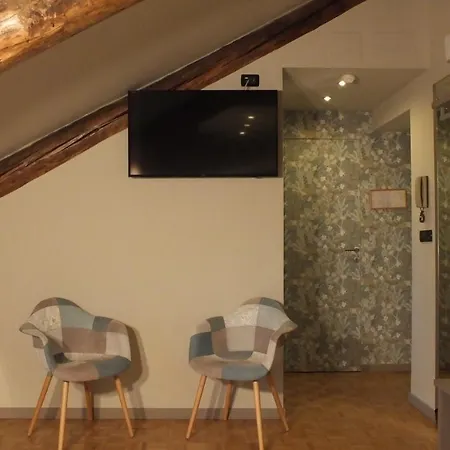Artua'&solferino 3* Turin