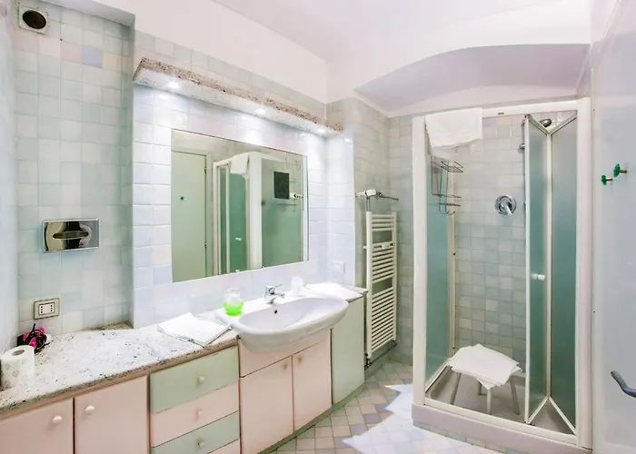 מלון Artua'&solferino 3*