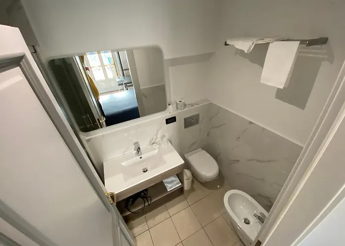 מלון Artua'&solferino 3*