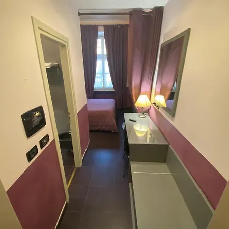 Artua'&solferino 3* Turín